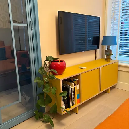Stylish & Colorful With Large Garden! Appartement *