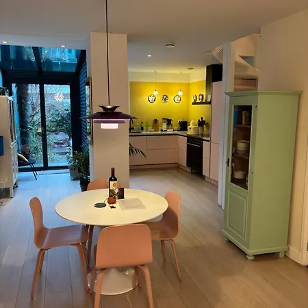 Apartamento Stylish & Colorful With Large Garden!